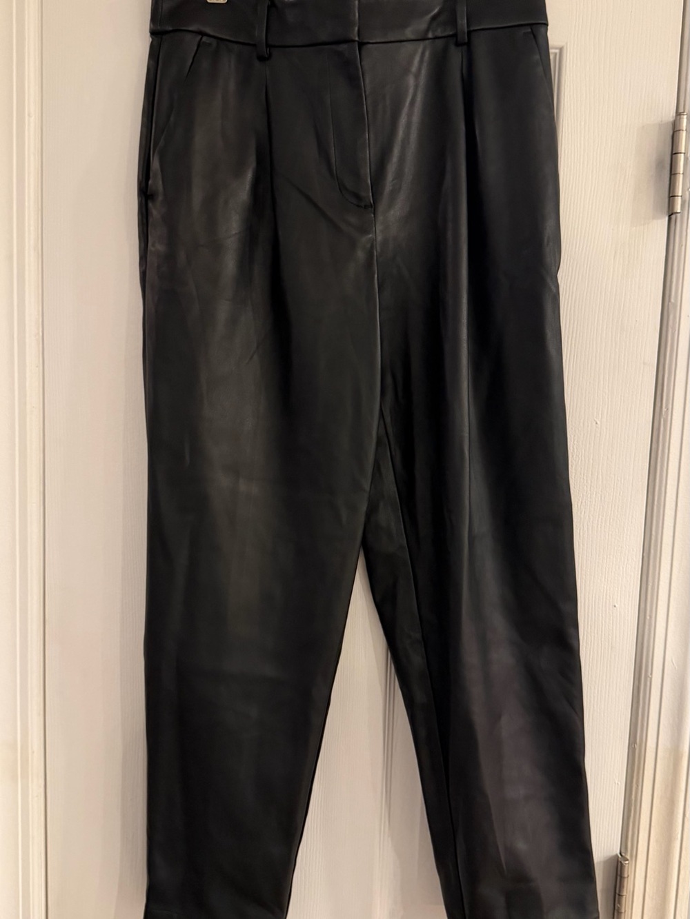 LOFT Black Faux Leather Straight Leg Ankle Pants – Size 2